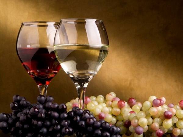 Какие кислоты содержатся в винограде? - фото