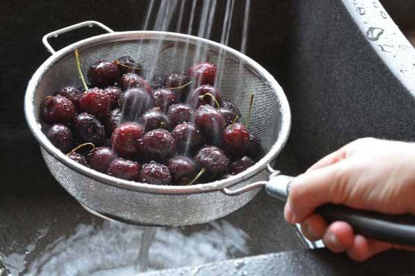 Варенье из вишни - рецепты с косточками и без с фото